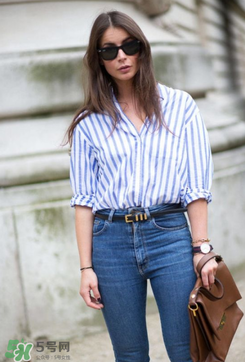 高腰牛仔褲搭配什么上衣？高腰牛仔褲配什么上衣好看？