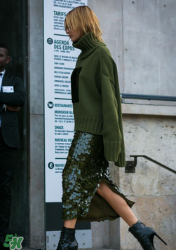 春天穿毛衣怎么搭配？春天穿毛衣怎么搭配好看？