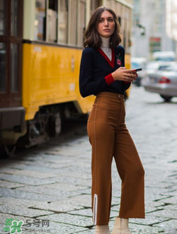 春天穿毛衣怎么搭配？春天穿毛衣怎么搭配好看？