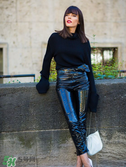 春天穿毛衣怎么搭配？春天穿毛衣怎么搭配好看？