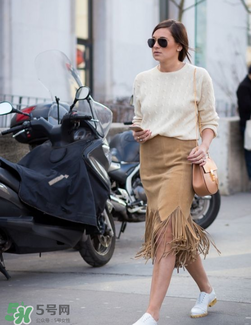 春天穿毛衣怎么搭配？春天穿毛衣怎么搭配好看？