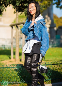 loewe大象包怎么搭配？loewe大象包怎么搭配好看？