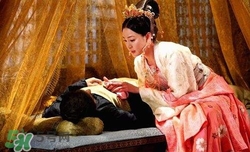 皇帝們的第一次給了誰？