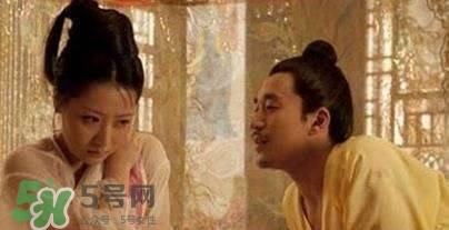 皇帝們的第一次給了誰？