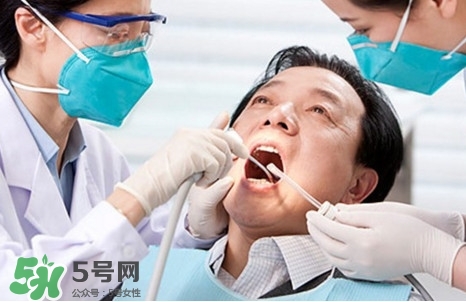 牙周炎怎么得的？牙周炎怎么引起的