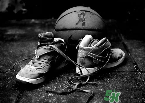 亞瑟士和耐克哪個(gè)好？asics和nike跑鞋哪個(gè)更好？