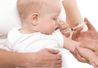 嬰兒預(yù)防針后多久洗澡？嬰兒打完預(yù)防針多久可以洗澡