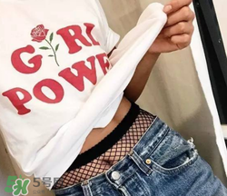 漁網(wǎng)襪牛仔褲怎么搭配好看？網(wǎng)襪破洞牛仔褲怎么搭配？