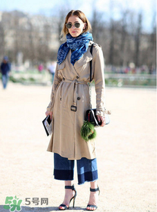 闊腿牛仔褲搭配什么上衣？牛仔闊腿褲配什么上衣好看？