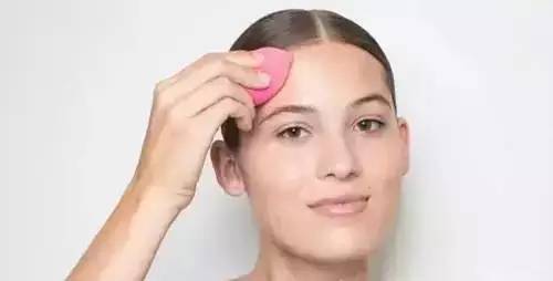 美妝蛋可以上隔離嗎？美妝蛋可以涂隔離霜嗎？