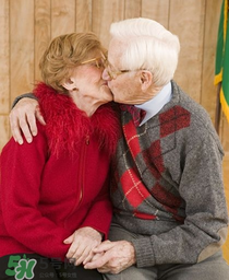 老年人還能性生活嗎？老年人的性生活需要注意什么？