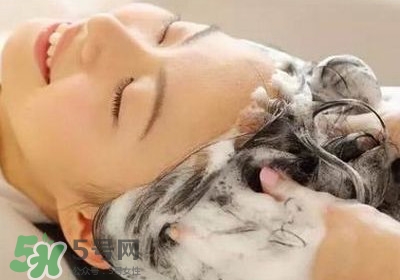 頭發(fā)掉的厲害怎么辦？頭發(fā)掉的厲害是什么原因