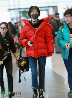 流蘇牛仔褲搭配什么上衣？流蘇牛仔褲配什么上衣好看？