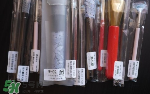 受受狼家的刷子怎么樣？受受狼化妝刷好用嗎