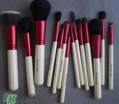 受受狼家的刷子怎么樣？受受狼化妝刷好用嗎