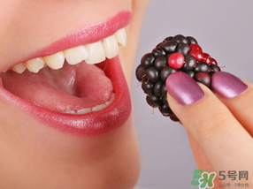 吃桑葚會(huì)拉黑便嗎？吃桑葚大便黑色怎么回事？