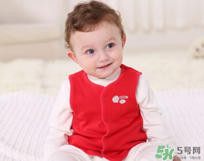 寶寶四月份穿什么衣服？四月份怎么給寶寶穿衣服？