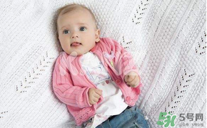 寶寶四月份穿什么衣服？四月份怎么給寶寶穿衣服？