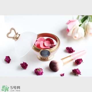 拉杜麗花瓣腮紅多少錢 拉杜麗花瓣腮紅專柜價格 拉杜麗花瓣腮紅多少錢 拉杜麗花瓣腮紅專柜價格