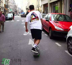 palace衣服貴嗎？palace衣服一般多少錢？