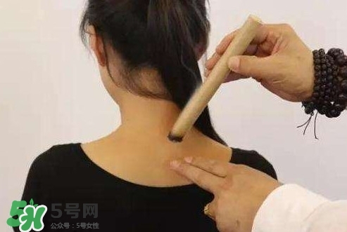 頸椎疼艾灸哪里？艾灸頸椎視頻教程