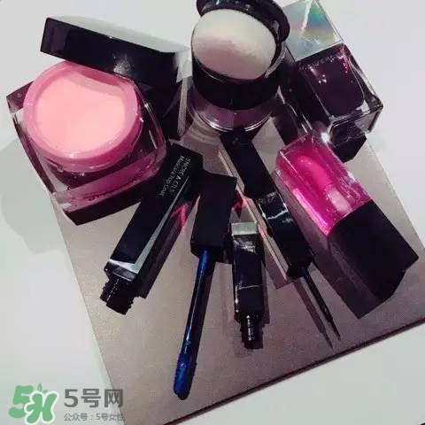 紀(jì)梵希花朵浮雕彩妝盤多少錢？紀(jì)梵?；ǘ涓〉窀吖庑奕荼P價(jià)格