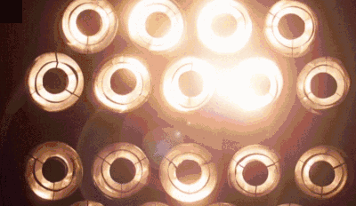 ysl蕾絲氣墊粉餅怎么樣？ysl蕾絲氣墊粉餅好用嗎？