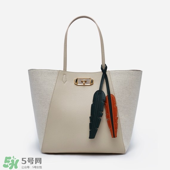 小ck和ck什么關系 小ck和ck有什么區(qū)別 小ck和ck什么關系 小ck和ck有什么區(qū)別