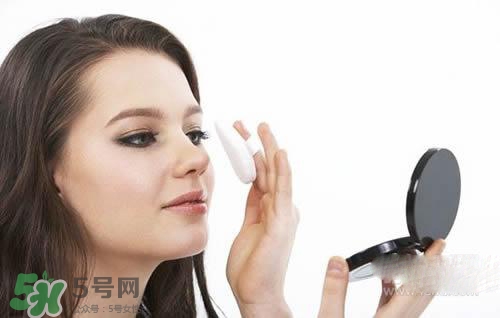 粉餅是什么時候用的？粉餅使用順序