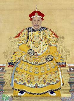 今年流行乾隆皇帝的鞋是什么鞋？乾隆皇帝的鞋就是襪子鞋嗎？