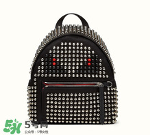 芬迪小怪獸雙肩包尺寸 芬迪小怪獸雙肩包哪個(gè)尺寸好 芬迪小怪獸雙肩包尺寸 芬迪小怪獸雙肩包哪個(gè)尺寸好