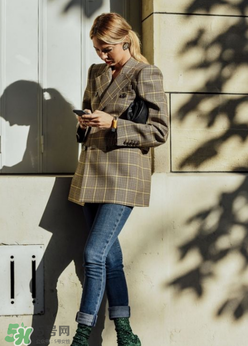 為什么今年流行趙四的西裝？趙四的西裝是什么樣的？