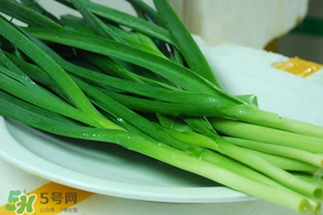 蒜苗發(fā)黃怎么回事？蒜苗發(fā)黃是什么原因？