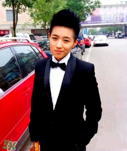 我和帥氣小伙在合租屋內(nèi)的搞笑囧事 我和帥氣小伙在合租屋內(nèi)的搞笑囧事