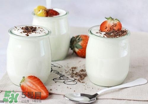 過期酸奶可以做面膜嗎？過期酸奶能不能做面膜？