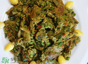 香椿炒雞蛋不能和什么同吃？香椿炒雞蛋什么人不能吃？