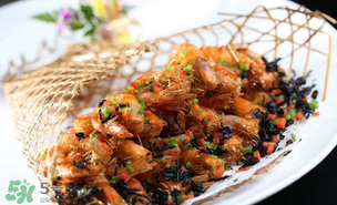 香椿和蝦能一起吃嗎？香椿能和蝦一起吃嗎？