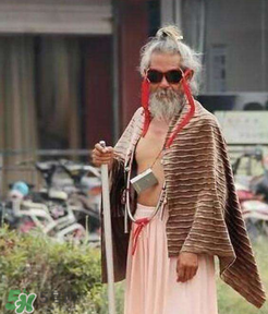 今年流行洪七公的發(fā)型怎么梳？洪七公的發(fā)型扎法圖解