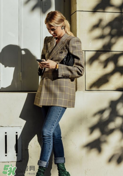 今年流行趙四的西裝怎么搭配？趙四的西裝怎么搭配好看？