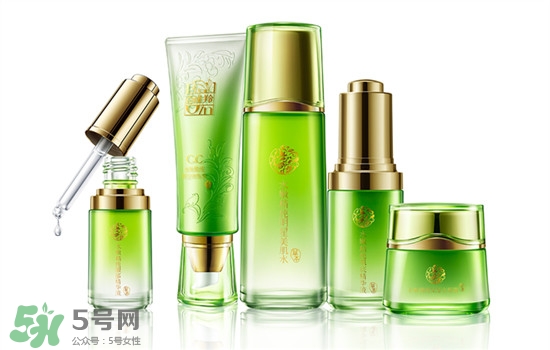 韓束和百雀羚哪個(gè)好？韓束和百雀羚哪個(gè)更補(bǔ)水？