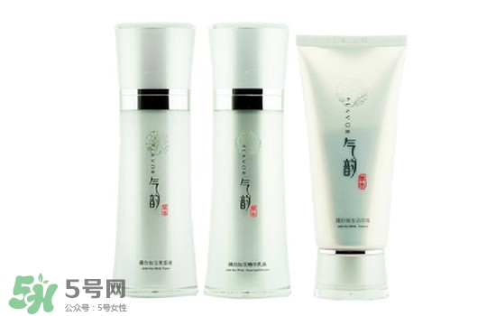 韓束和百雀羚哪個(gè)好？韓束和百雀羚哪個(gè)更補(bǔ)水？