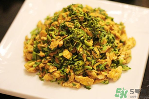 香椿炒雞蛋好吃嗎？吃香椿炒雞蛋好嗎？