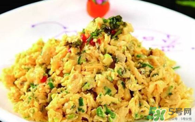 發(fā)燒能吃香椿炒雞蛋嗎？發(fā)燒可以吃香椿炒雞蛋嗎？