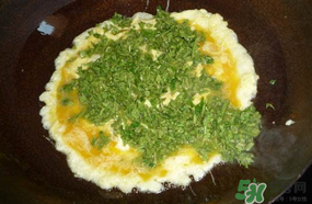 發(fā)燒能吃香椿炒雞蛋嗎？發(fā)燒可以吃香椿炒雞蛋嗎？