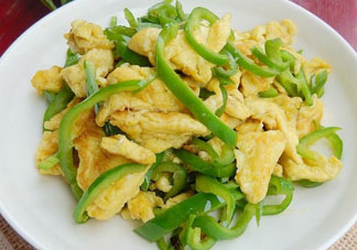 香椿炒雞蛋好吃嗎？吃香椿炒雞蛋好嗎？