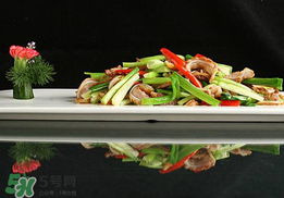 香椿和芹菜能一起吃嗎？香椿可以和芹菜同吃嗎？