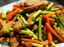 蒜苔可以和西紅柿一起吃嗎？蒜苔和西紅柿能同吃嗎？