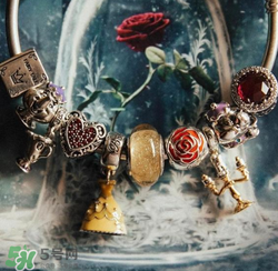 潘多拉美女與野獸手鏈?zhǔn)鞘裁床馁|(zhì)？pandora美女與野獸是銀的嗎？