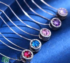 潘多拉項(xiàng)鏈?zhǔn)鞘裁床馁|(zhì)？pandora項(xiàng)鏈?zhǔn)倾y的嗎？