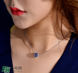 潘多拉項(xiàng)鏈?zhǔn)鞘裁床馁|(zhì)？pandora項(xiàng)鏈?zhǔn)倾y的嗎？